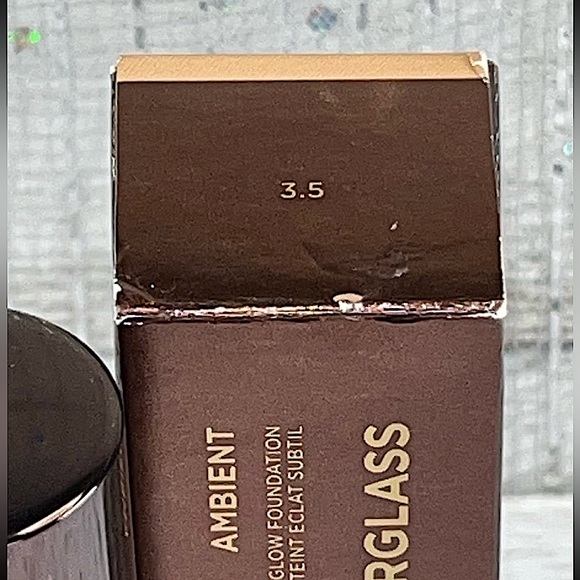 Hourglass Ambient Soft Glow Foundation 3.5, Full Size, New In Box - Picture 3 of 6